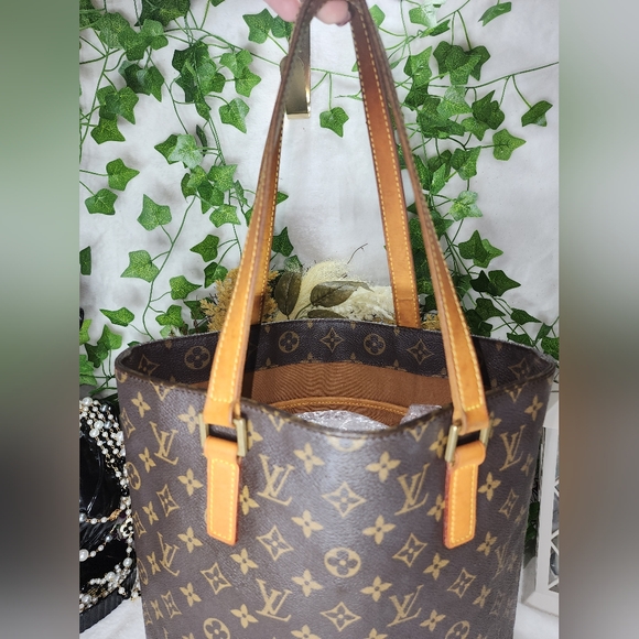 Authentic Louis Vuitton Monogram Vavin GM Tote with Dust Bag - Picture 15 of 17